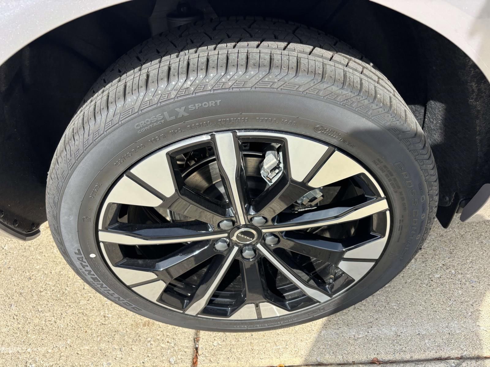 New 2026 Volvo XC60 B5 Plus w/ Protection Package Premier image 10