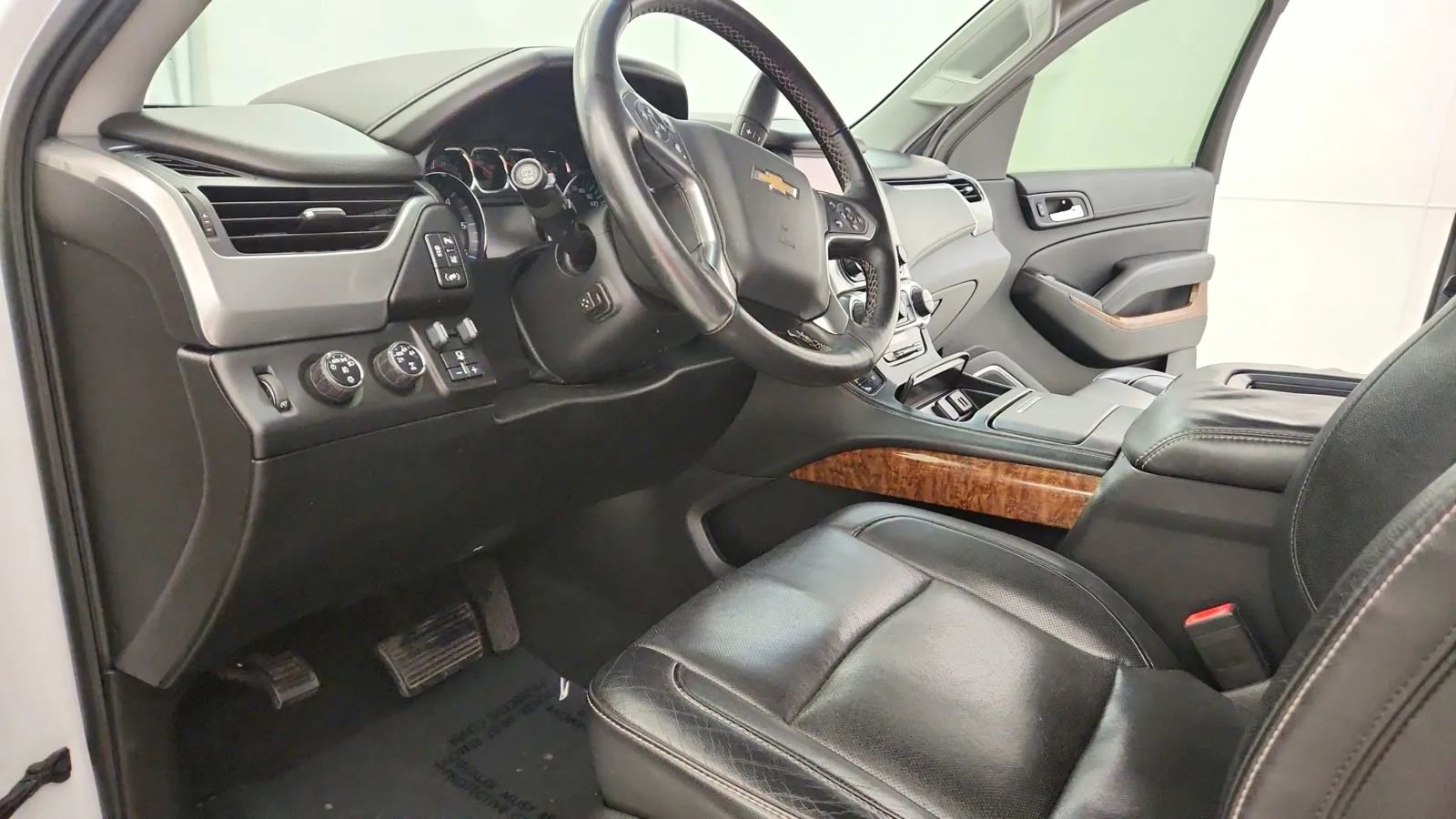 Used 2015 Chevrolet Suburban LTZ image 22