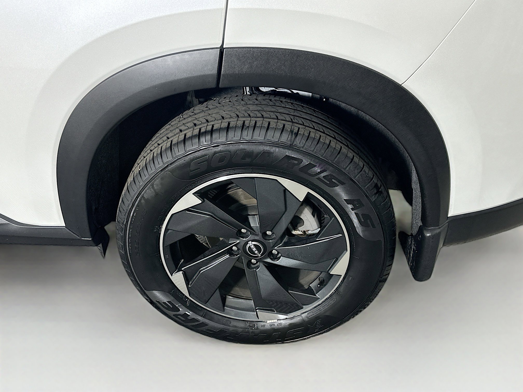 Used 2024 Nissan Rogue SV image 11