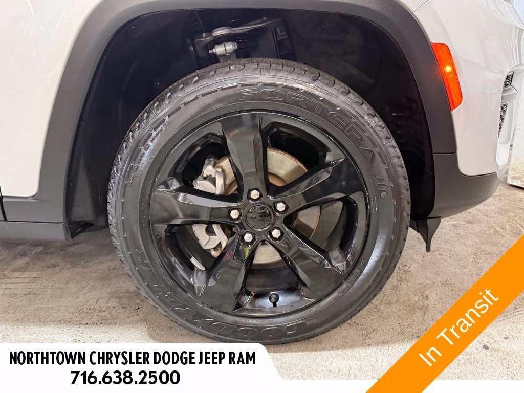 Used 2023 Jeep Grand Cherokee Altitude AWD/4WD image 37