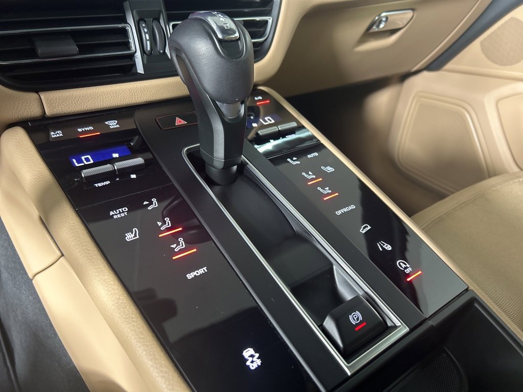 Certified 2025 Porsche Macan image 19