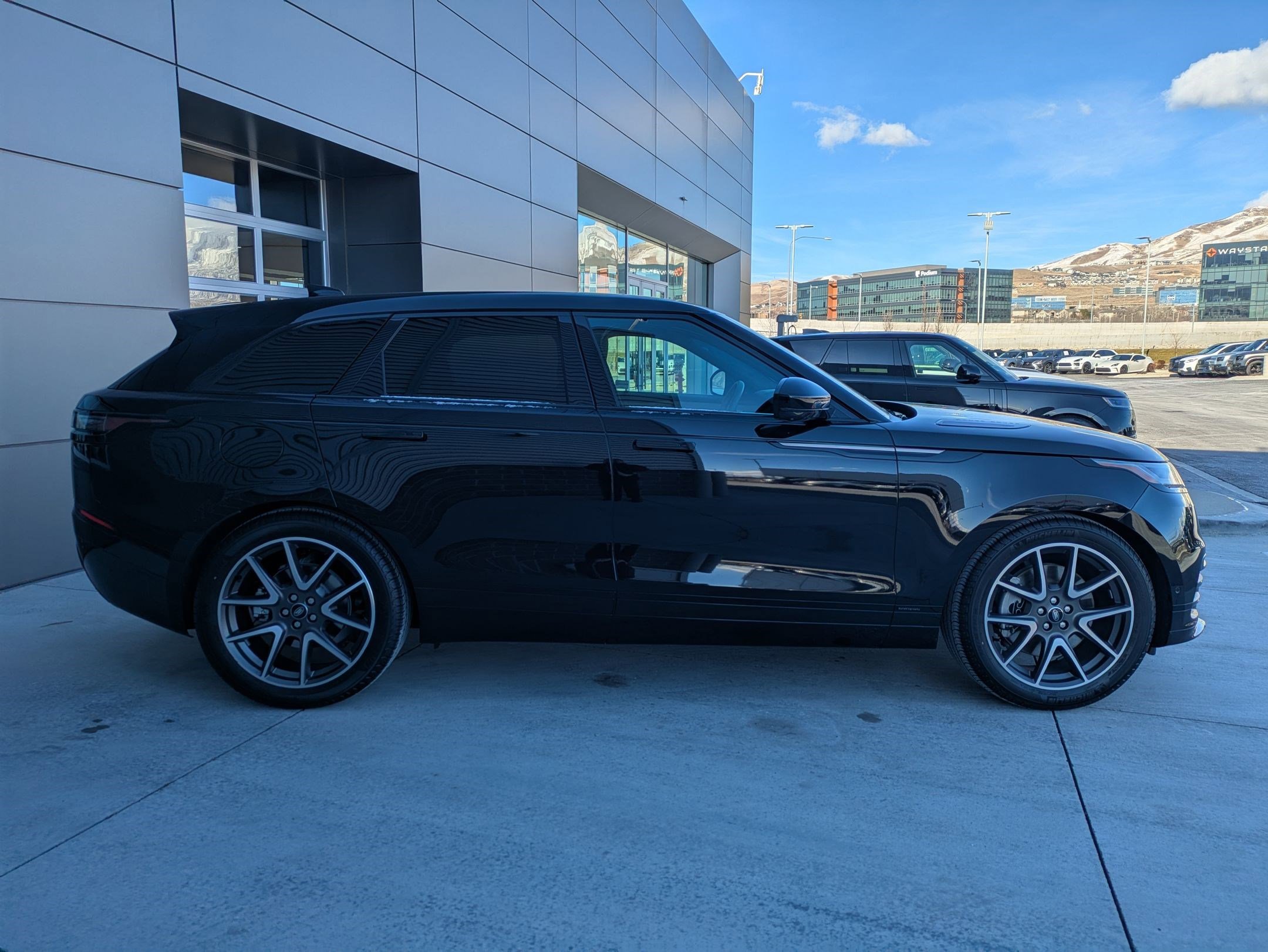 Used 2026 Land Rover Range Rover Velar Autobiography image 5