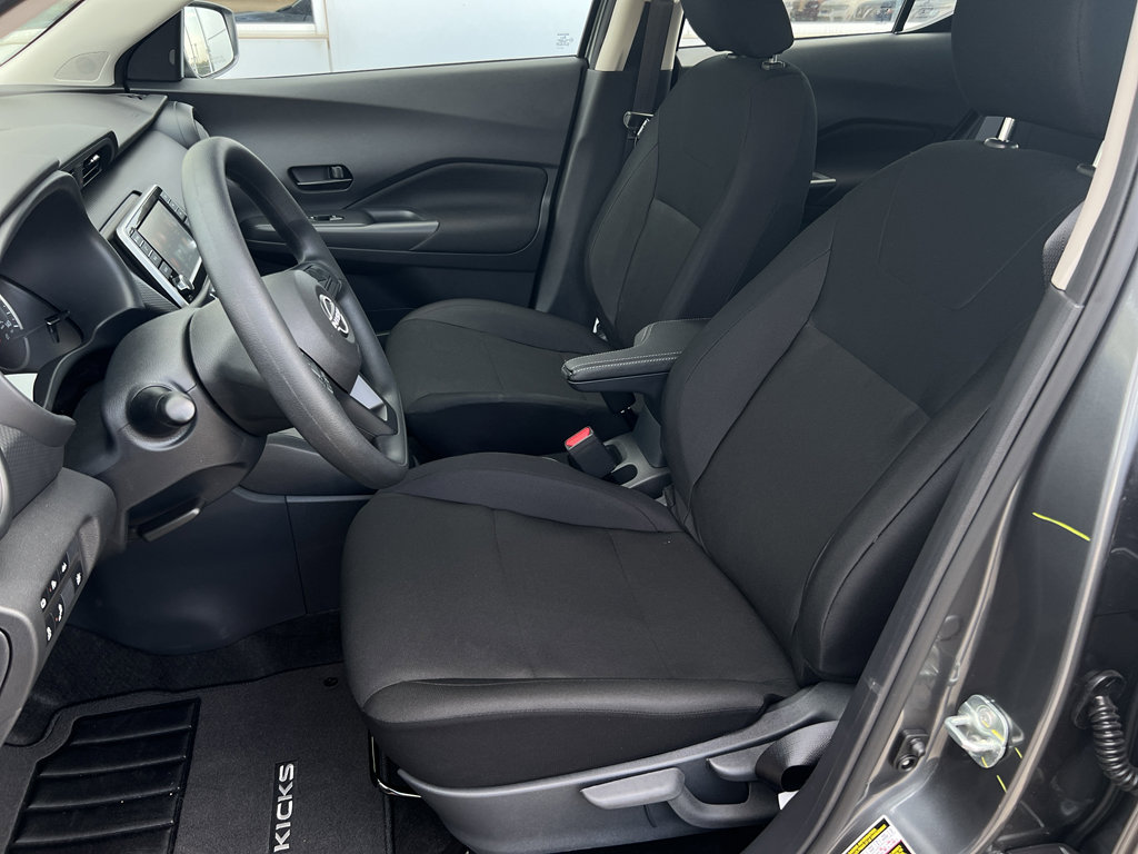New 2025 Nissan Kicks Play S image 9