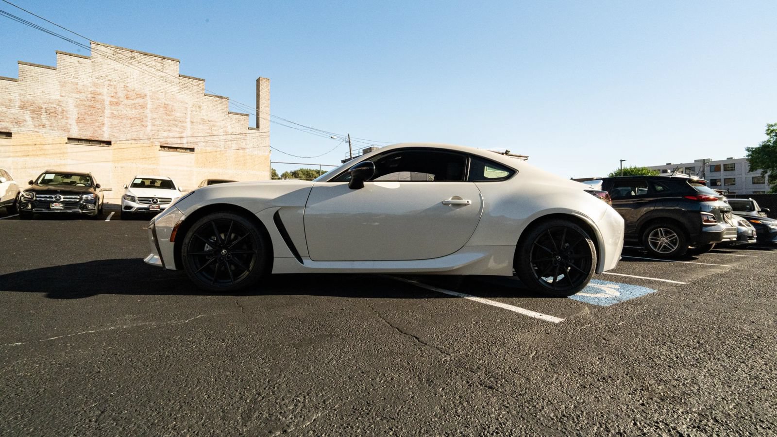 Used 2022 Toyota GR86 Premium w/ ALL Weather Mat Package (TMS) RWD image 6