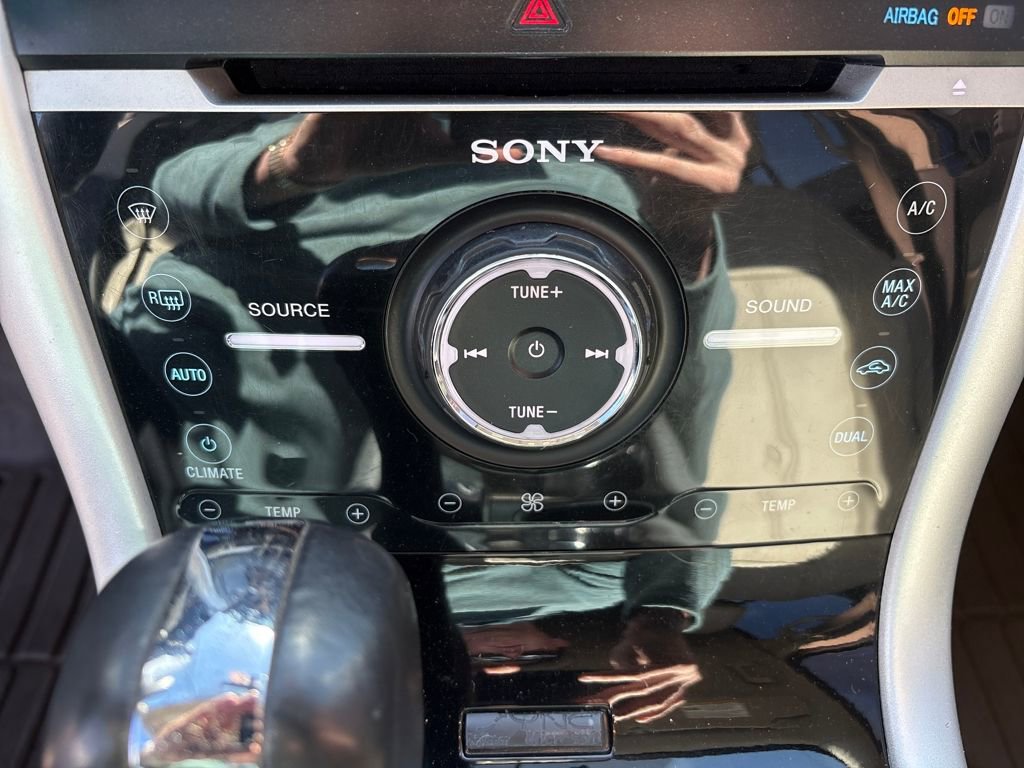 Used 2011 Ford Edge Limited image 19