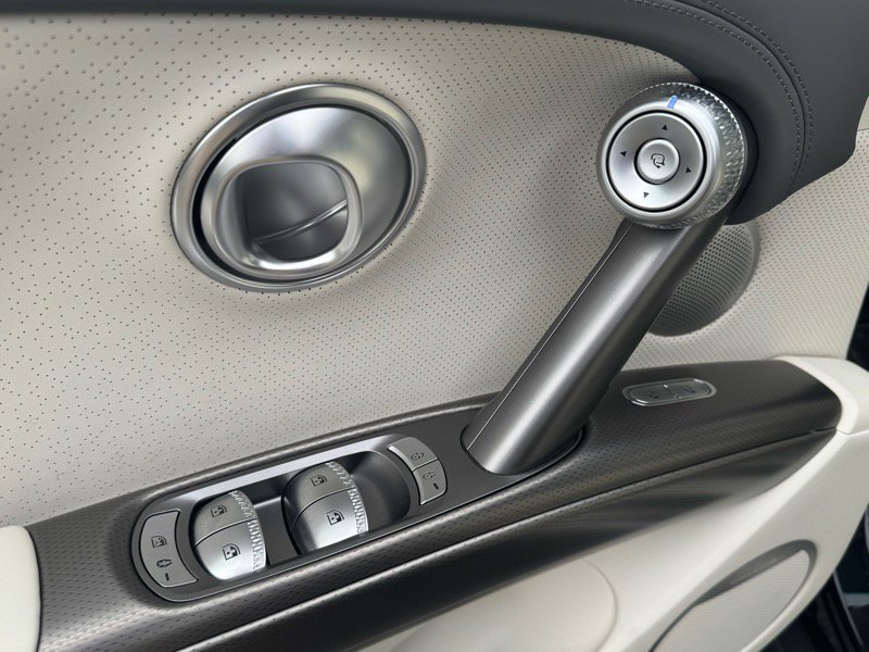 Used 2024 Genesis GV60 Advanced image 27