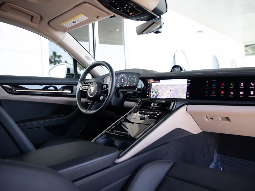 Certified 2025 Porsche Panamera 4 image 25