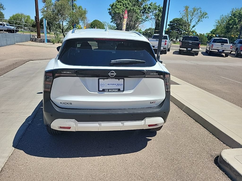 New 2025 Nissan Kicks SR FWD image 6