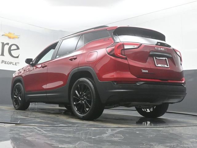 Used 2023 GMC Terrain SLE w/ Driver Convenience Package image 5