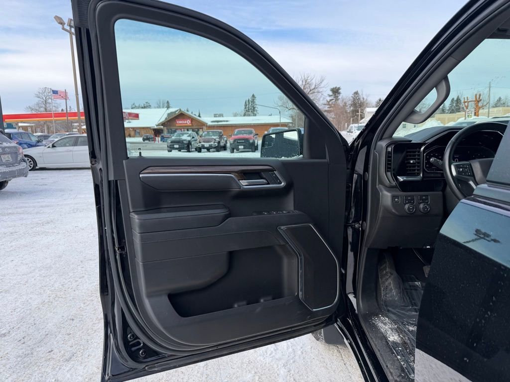 Used 2025 Chevrolet Silverado 1500 LT image 14