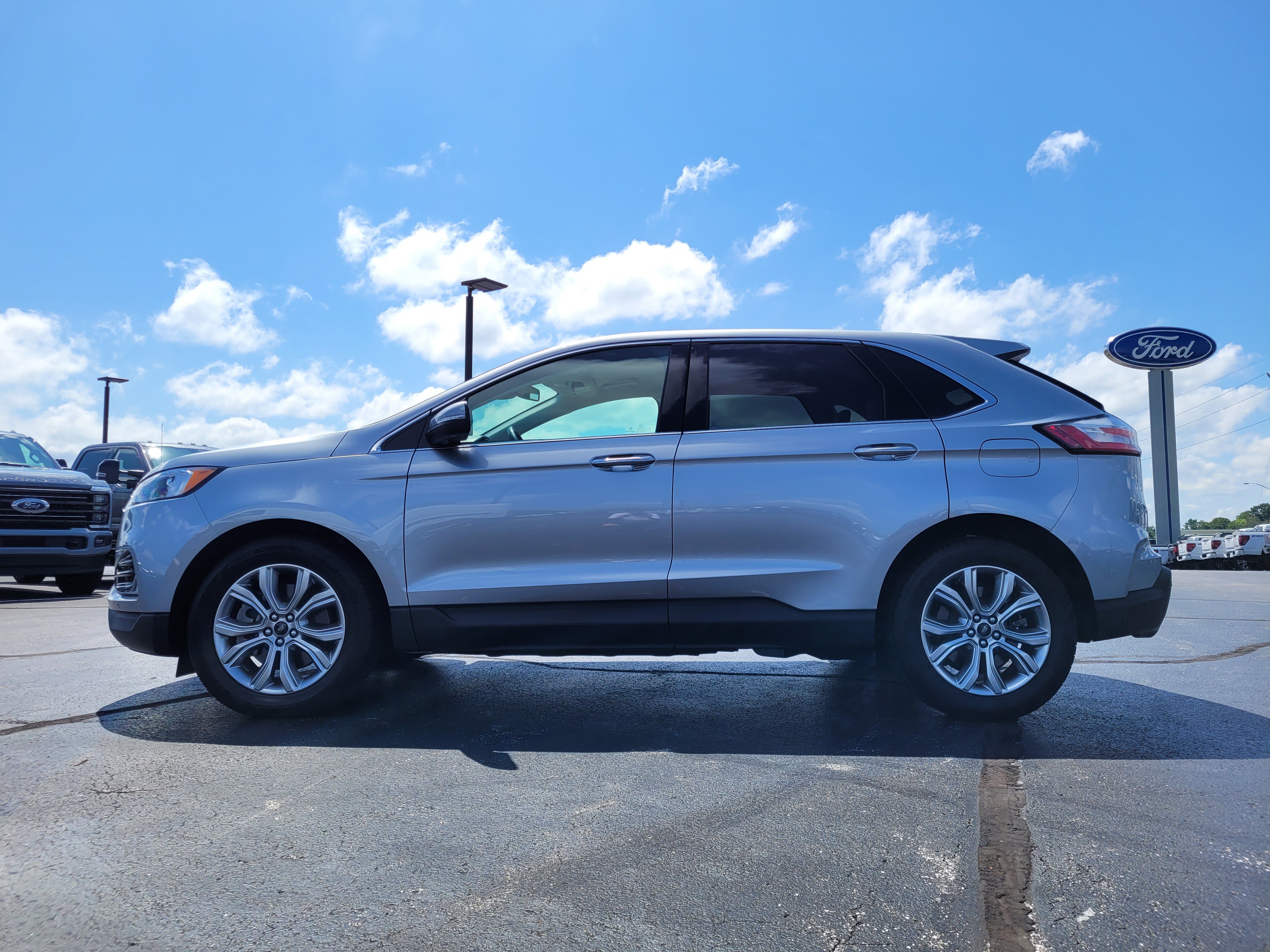 Used 2024 Ford Edge Titanium AWD/4WD image 7