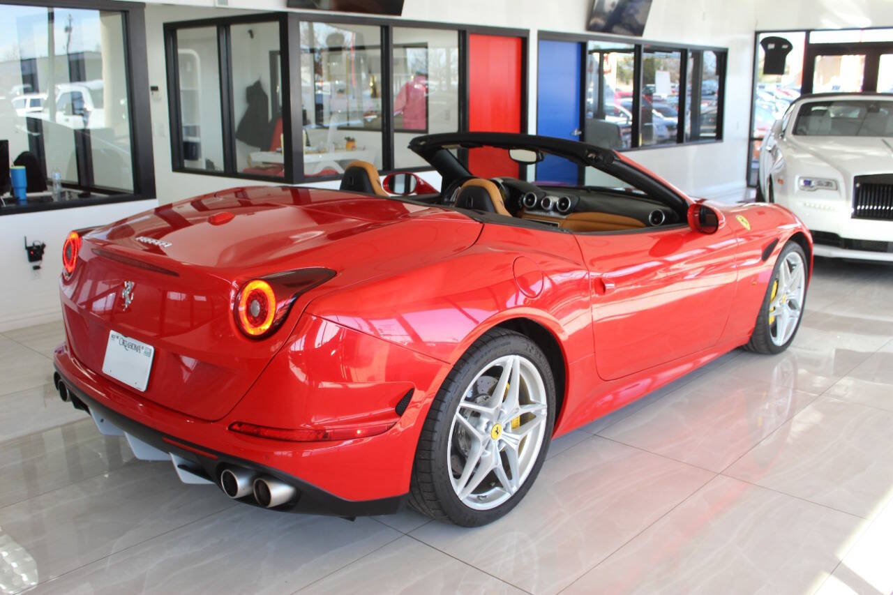 Used 2016 Ferrari California T RWD image 7