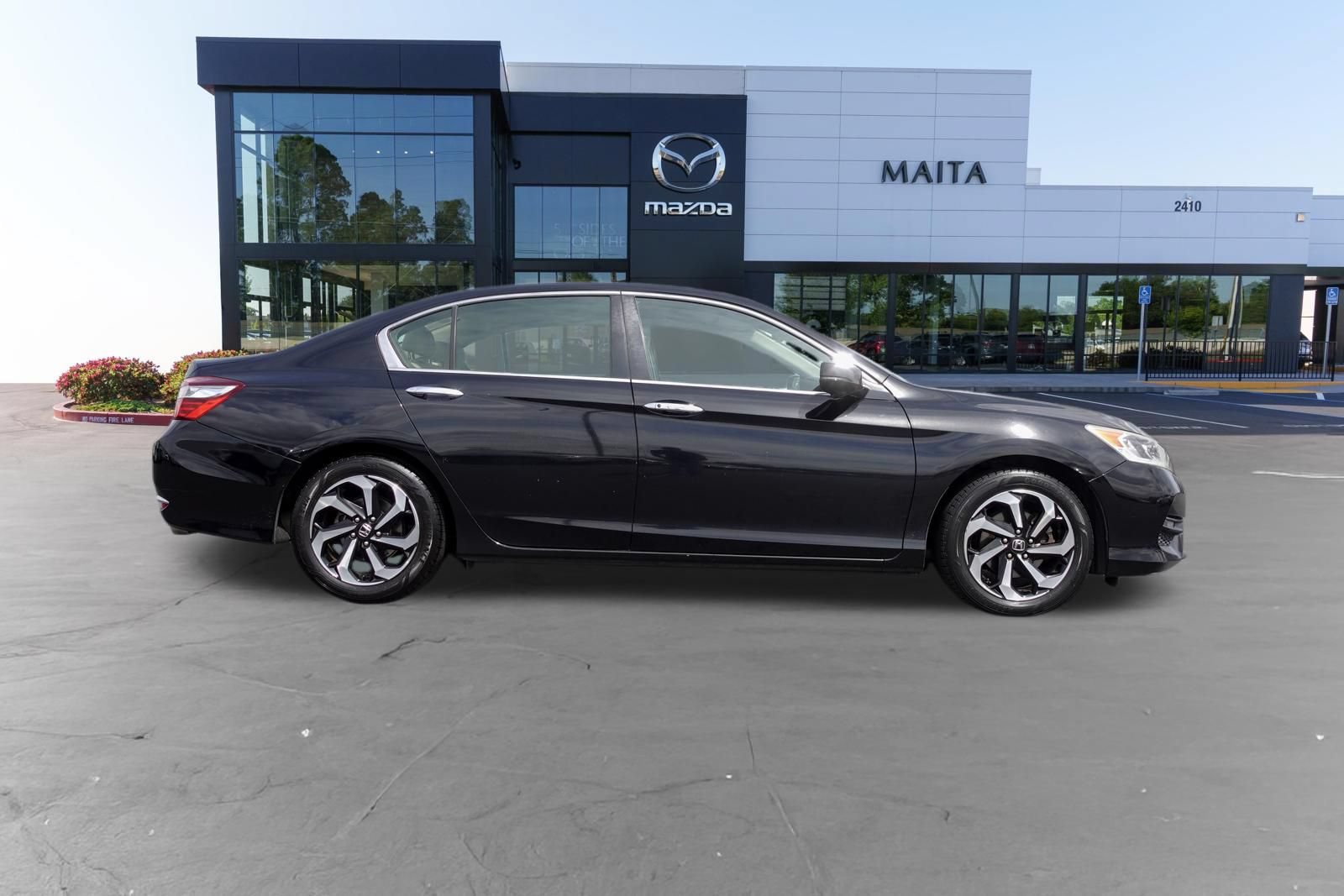 Used 2016 Honda Accord EX-L image 2