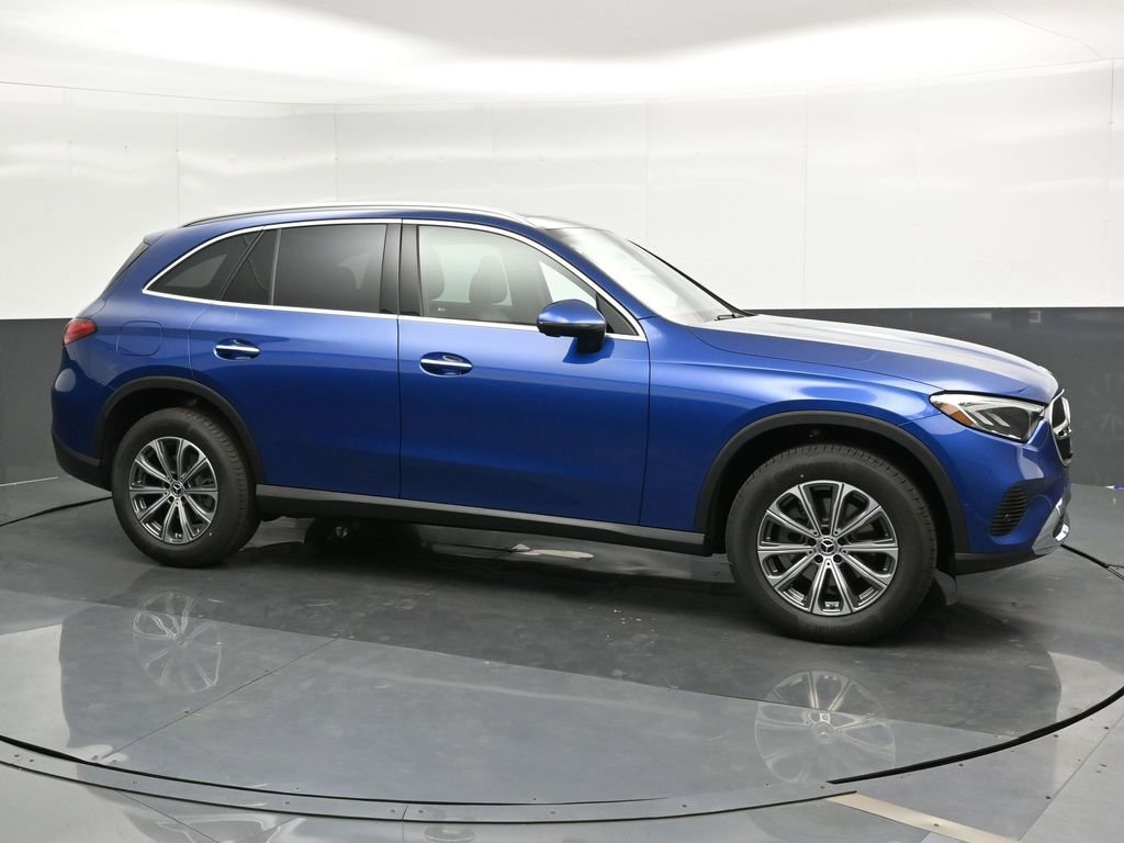 New 2025 Mercedes-Benz GLC 300 4MATIC image 3