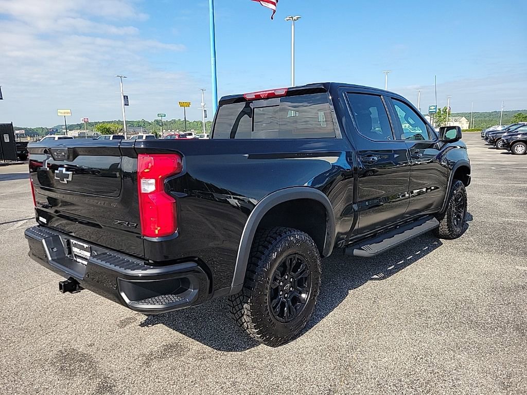 New 2026 Chevrolet Silverado 1500 ZR2 w/ Dark Appearance Package AWD/4WD image 7