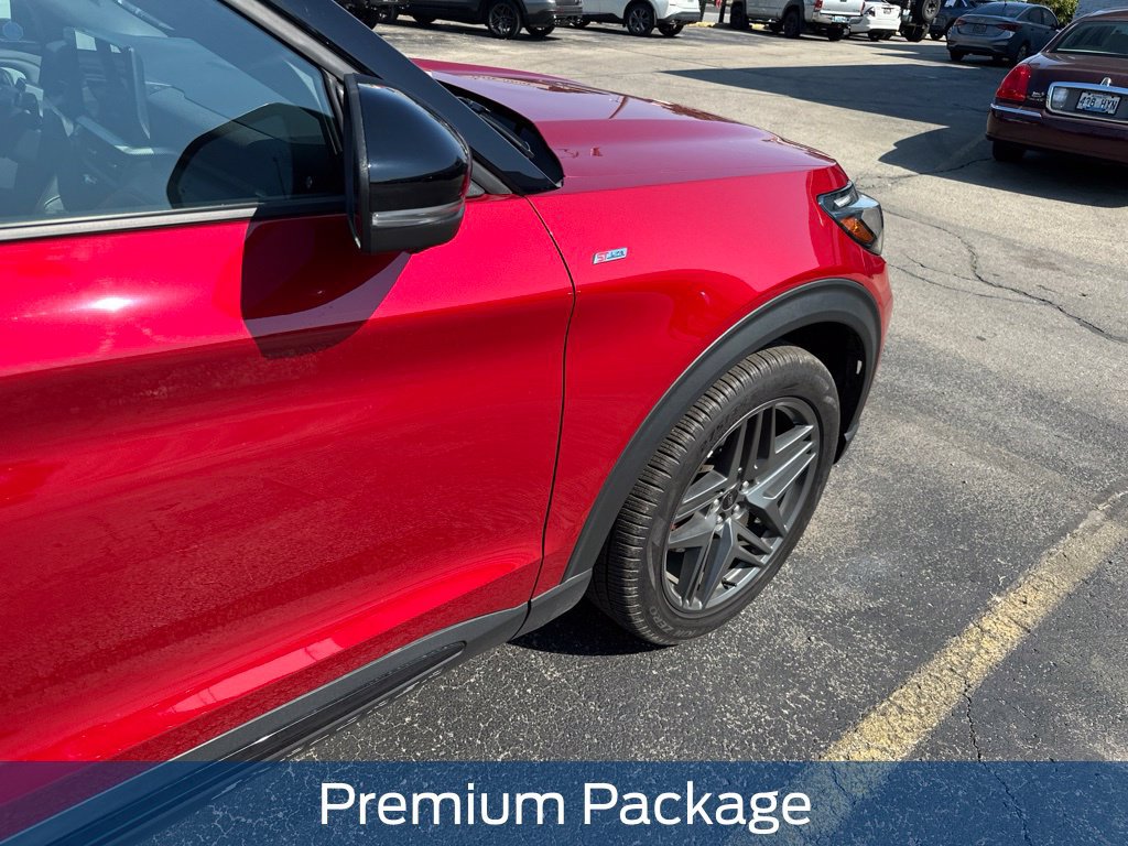 Used 2025 Ford Explorer ST-Line w/ Premium Package RWD image 9