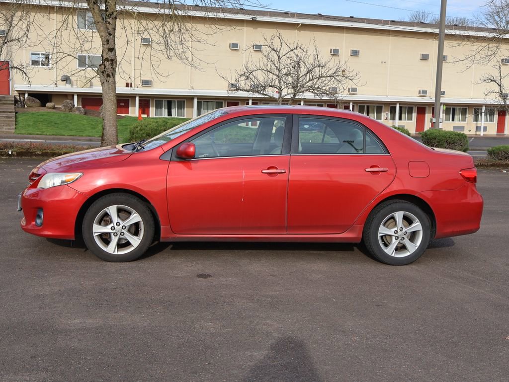 Used 2013 Toyota Corolla LE w/ Premium Pkg image 3
