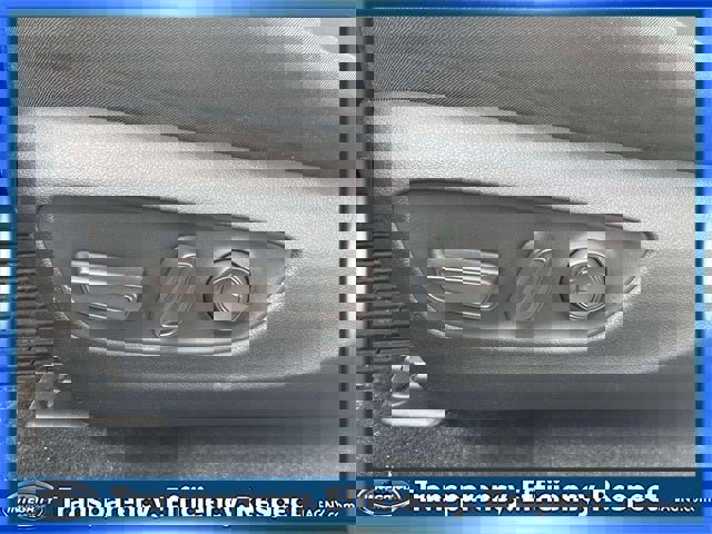 Used 2025 Toyota RAV4 XLE w/ Convenience Package image 18