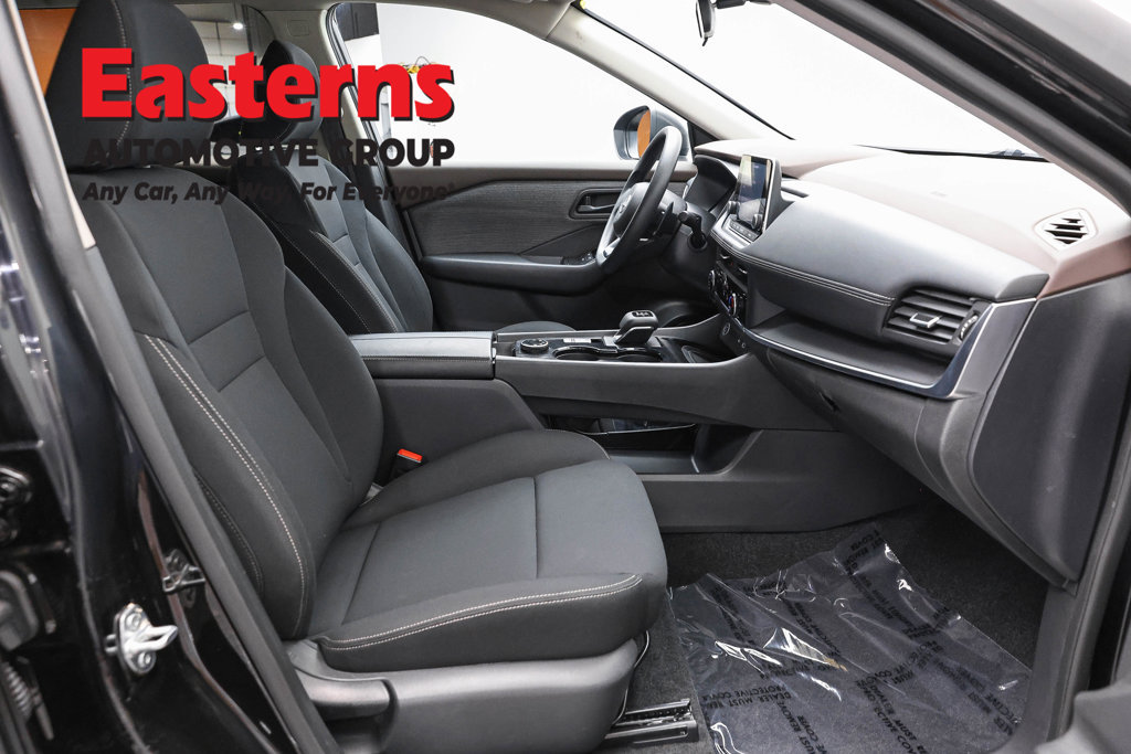 Used 2023 Nissan Rogue S AWD/4WD image 26