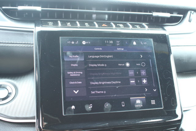 Used 2025 Jeep Grand Cherokee L Laredo w/ Luxury Tech Group I AWD/4WD image 17