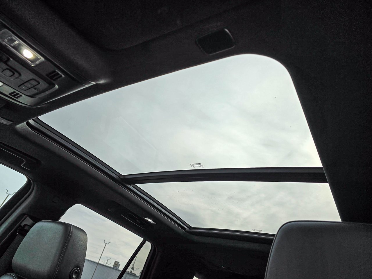 Used 2022 Chevrolet Tahoe LT w/ Luxury Package image 31