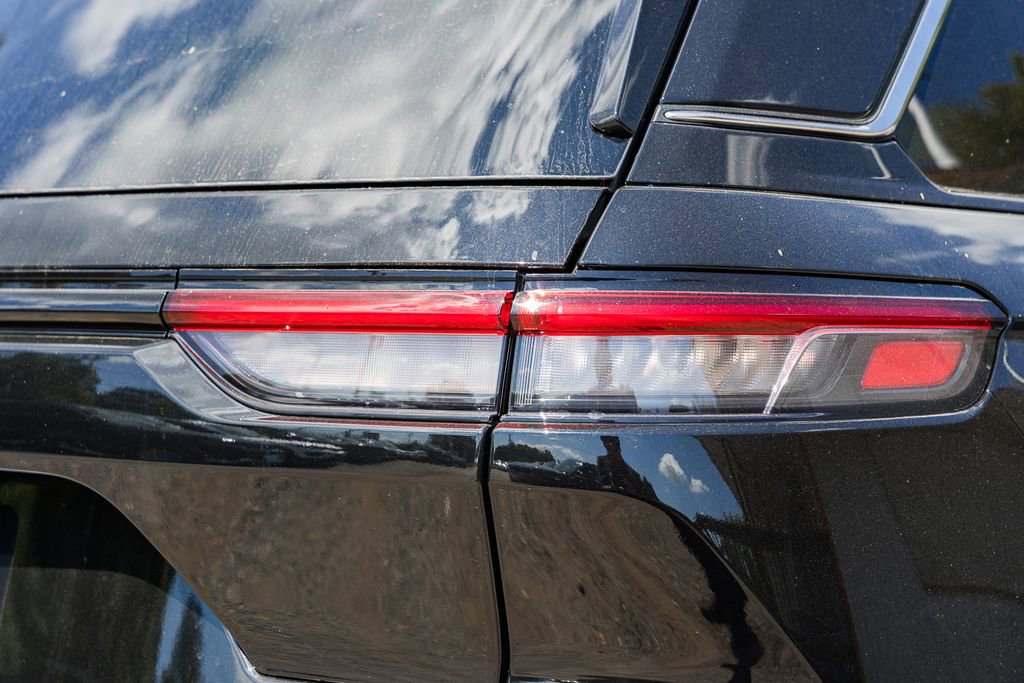 New 2025 Jeep Grand Cherokee Laredo X w/ Luxury Tech Group I image 7