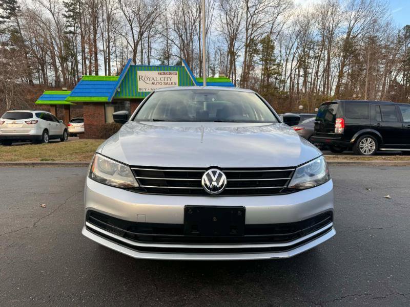 Used 2015 Volkswagen Jetta SE FWD image 2