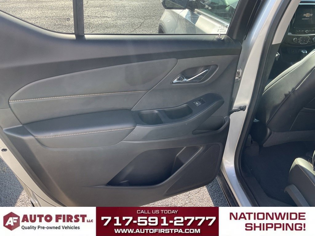 Used 2019 Chevrolet Traverse LT w/ LT Premium Package AWD/4WD image 9