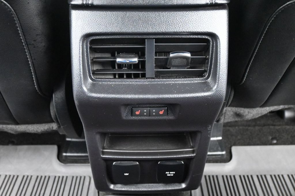 Used 2018 Ford Edge Titanium w/ Equipment Group 302A AWD/4WD image 22