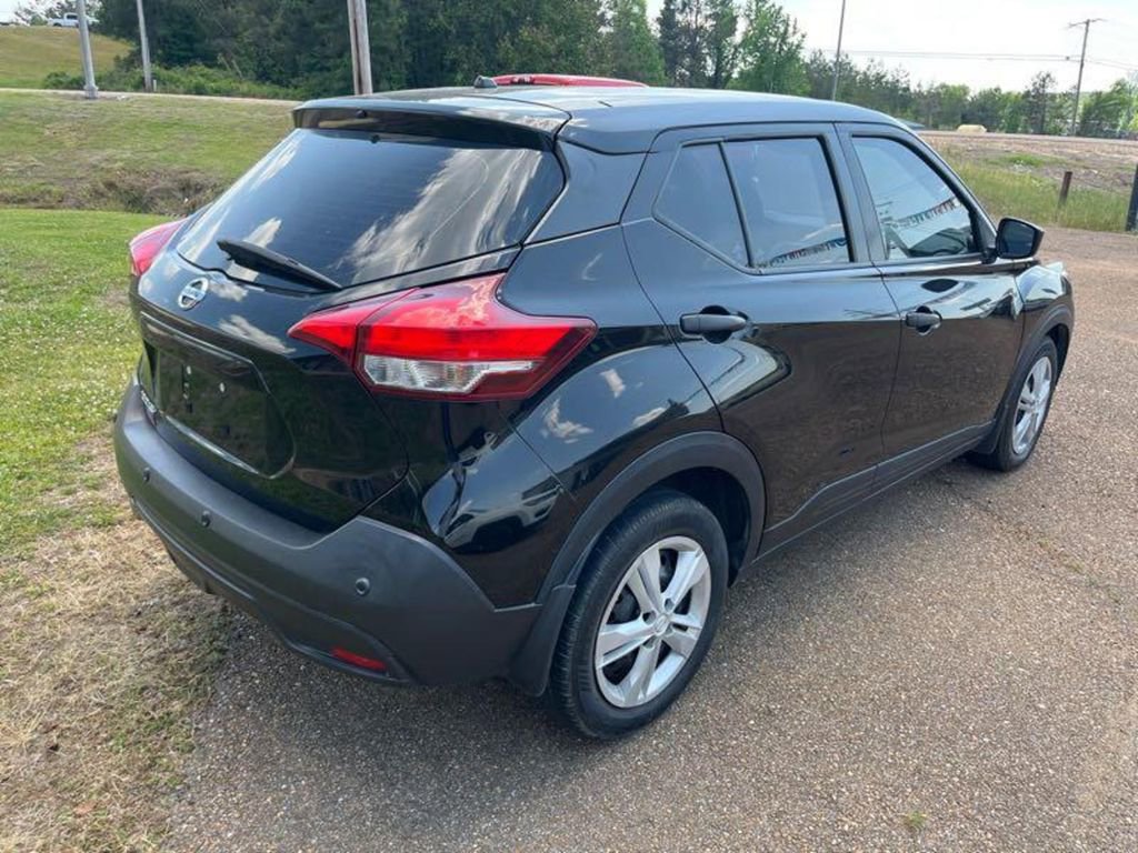 Used 2020 Nissan Kicks S FWD image 2