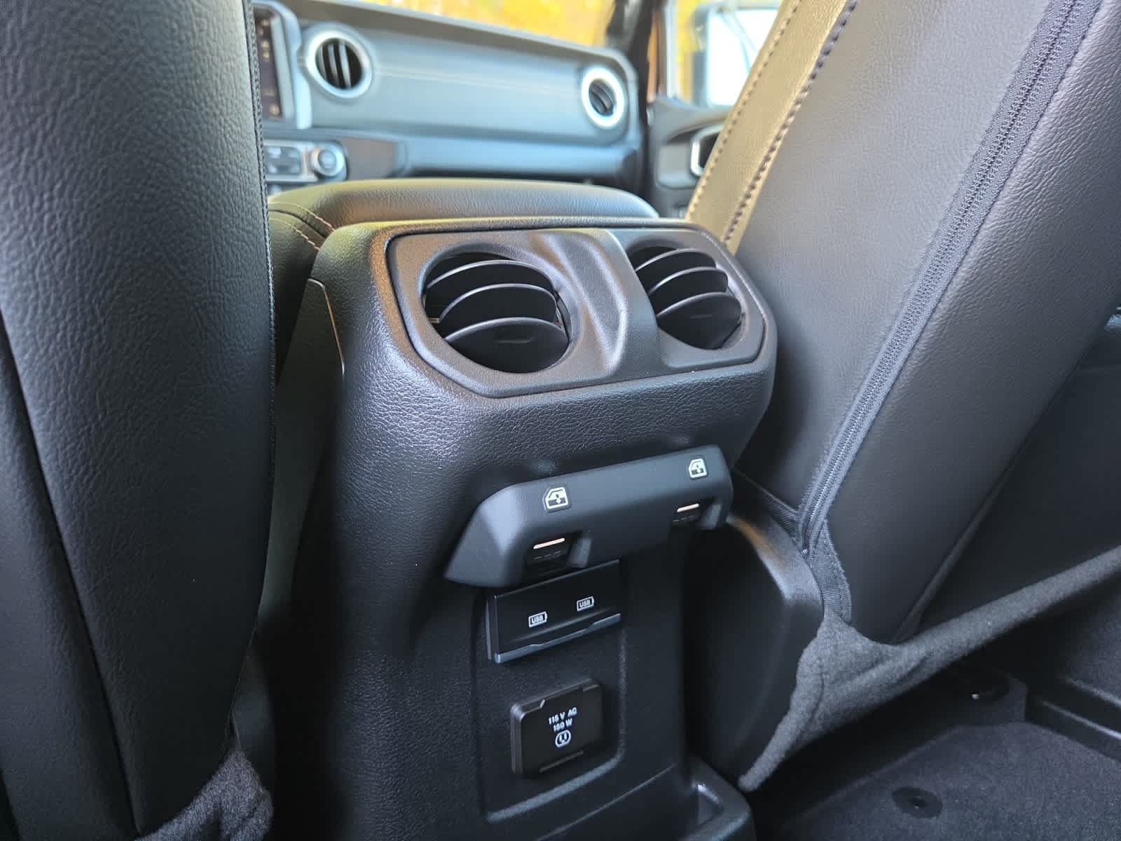 Used 2023 Jeep Wrangler Unlimited Sahara w/ Cold Weather Group AWD/4WD image 16