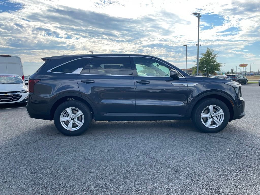 New 2026 Kia Sorento LX FWD image 9