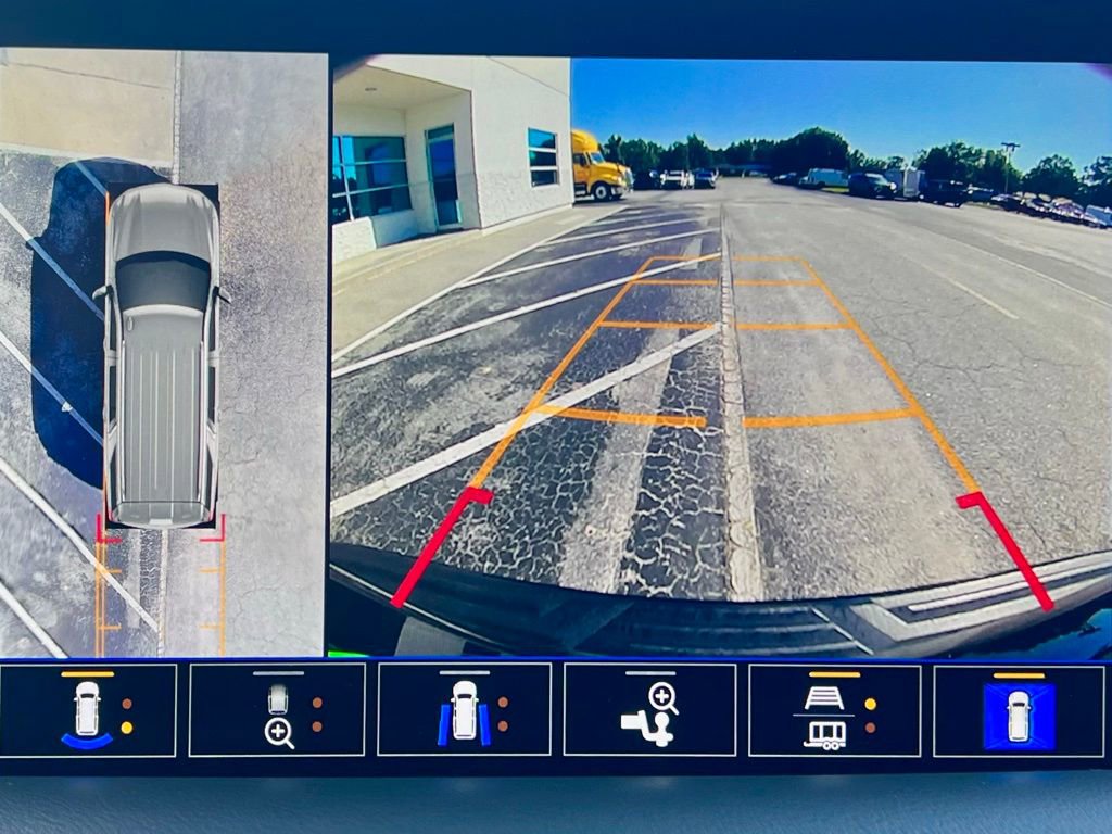 Used 2023 Chevrolet Suburban RST w/ Luxury Package image 7