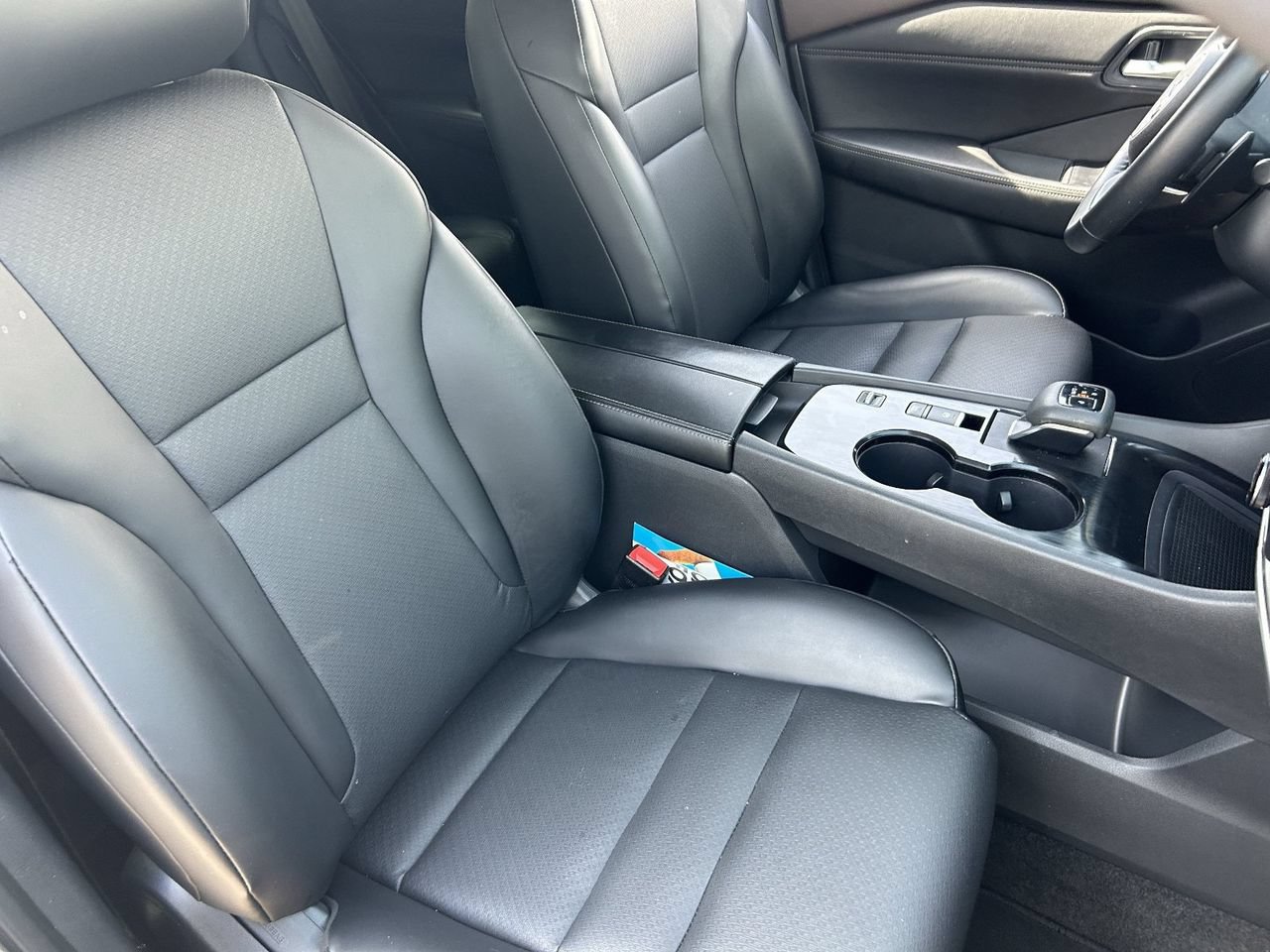 Used 2023 Nissan Rogue SV w/ SV Premium B Package FWD image 11