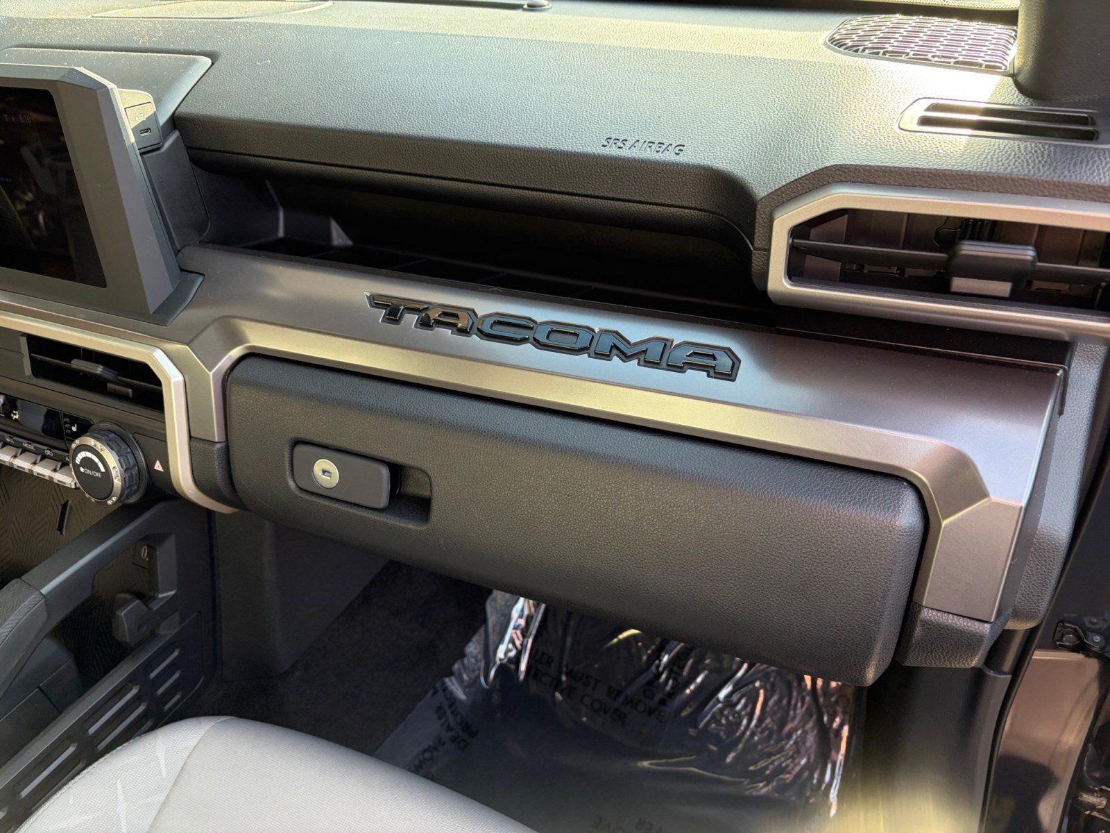 Certified 2025 Toyota Tacoma SR5 AWD/4WD image 27