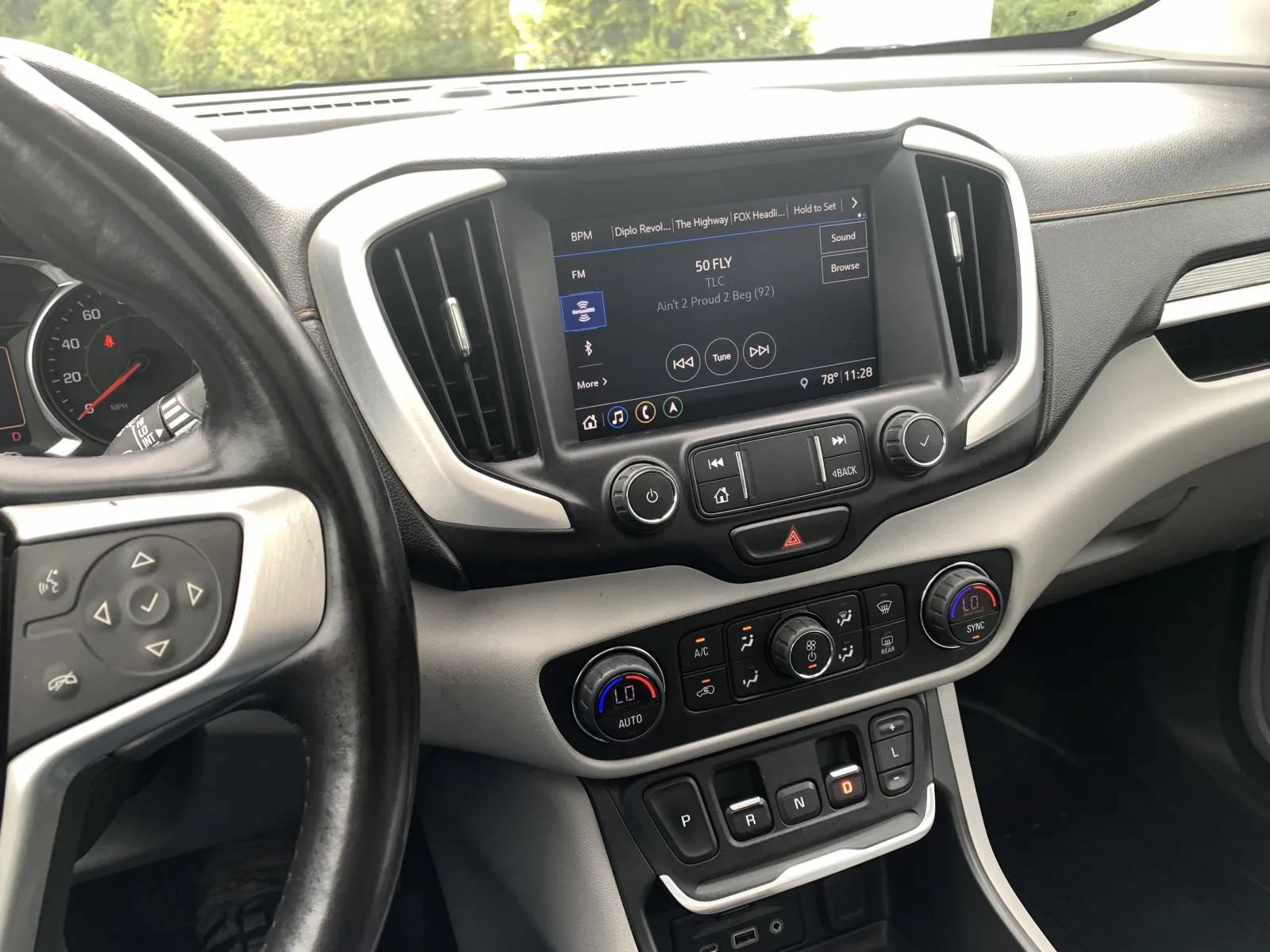 Used 2021 GMC Terrain SLT w/ Infotainment Package II AWD/4WD image 17