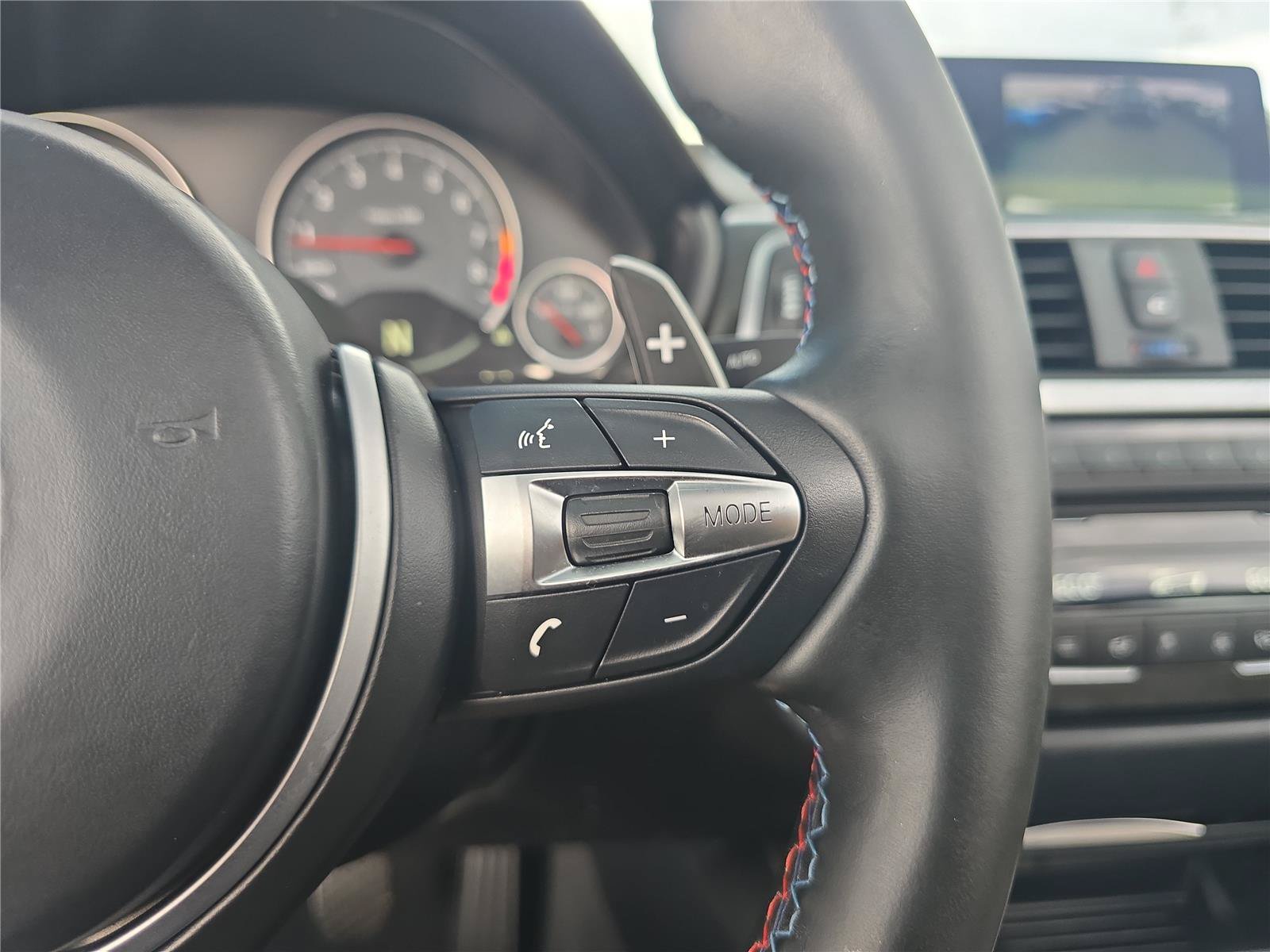 Used 2018 BMW M4 Convertible RWD image 20