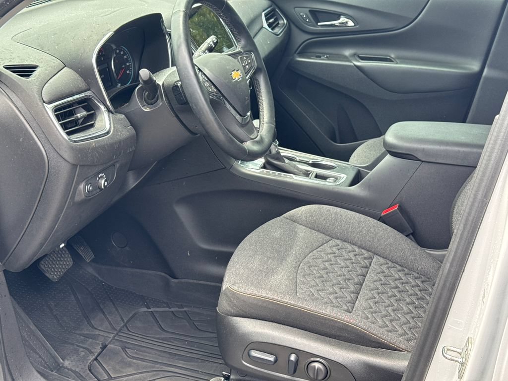 Used 2024 Chevrolet Equinox LT FWD image 11