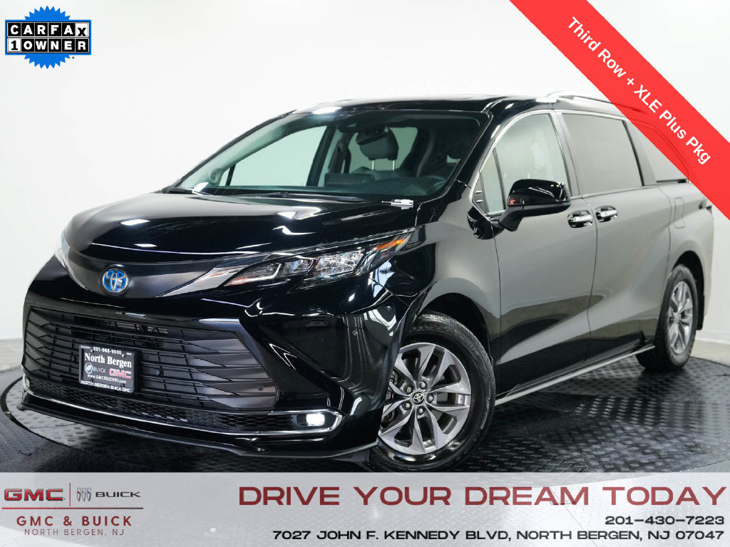Used 2024 Toyota Sienna XLE w/ XLE Plus Package FWD image 1