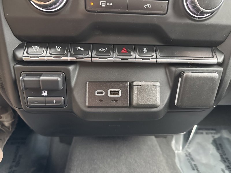 Used 2024 Chevrolet Silverado 2500 Custom w/ Custom Value Package image 32