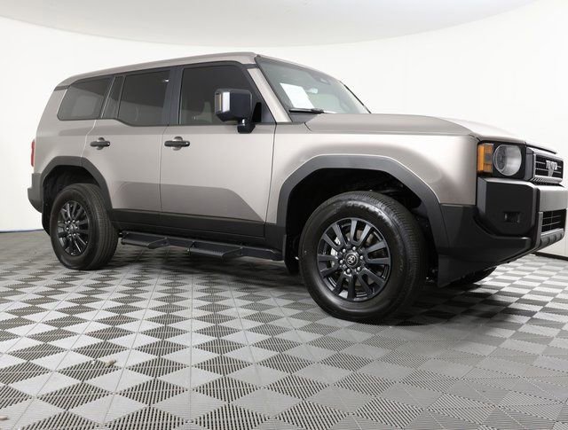 Used 2025 Toyota Land Cruiser image 3