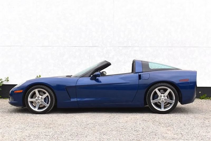 Used 2005 Chevrolet Corvette Coupe w/ Preferred Equipment Group RWD image 13