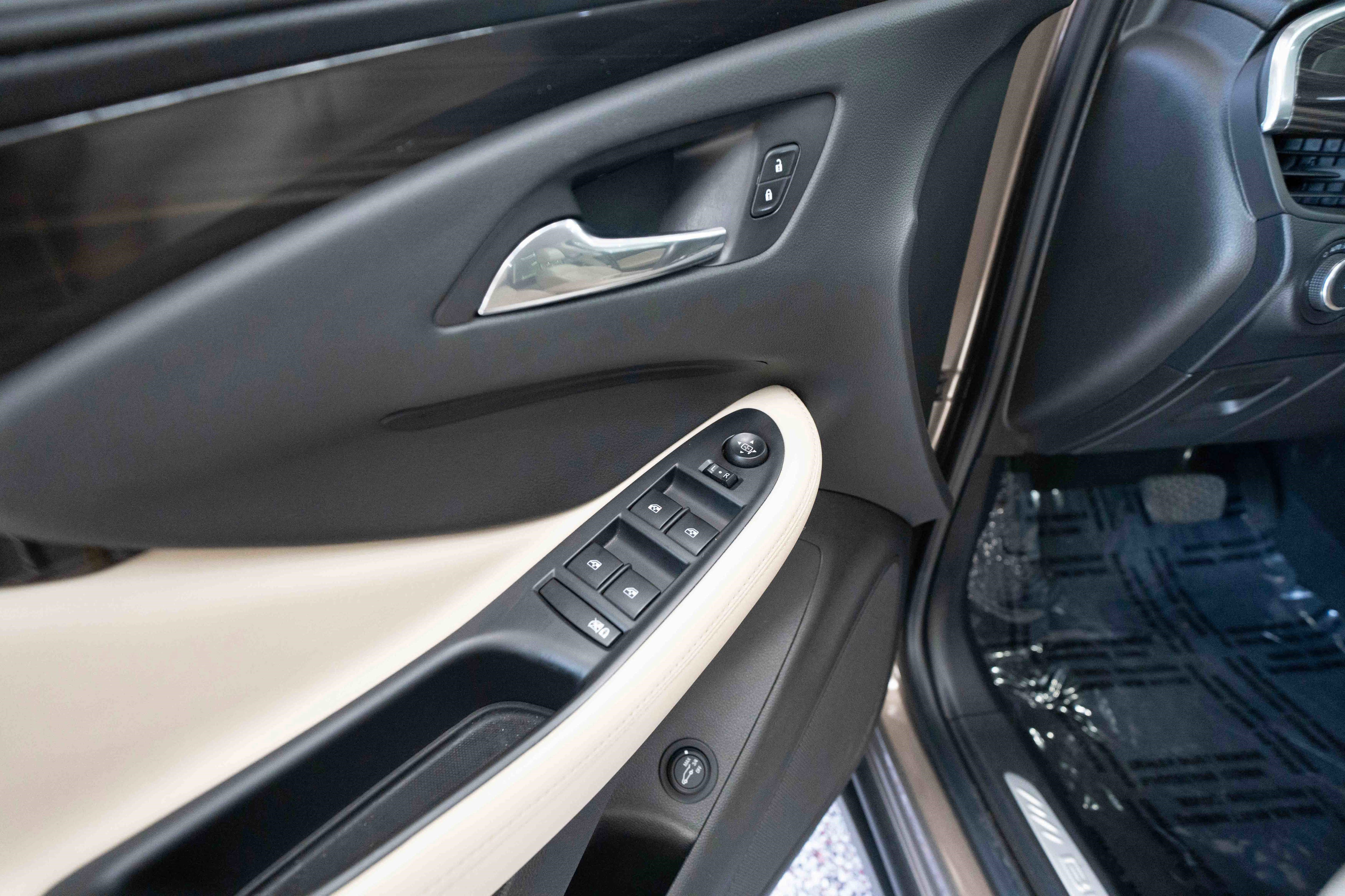 Used 2019 Buick Envision Preferred FWD image 7