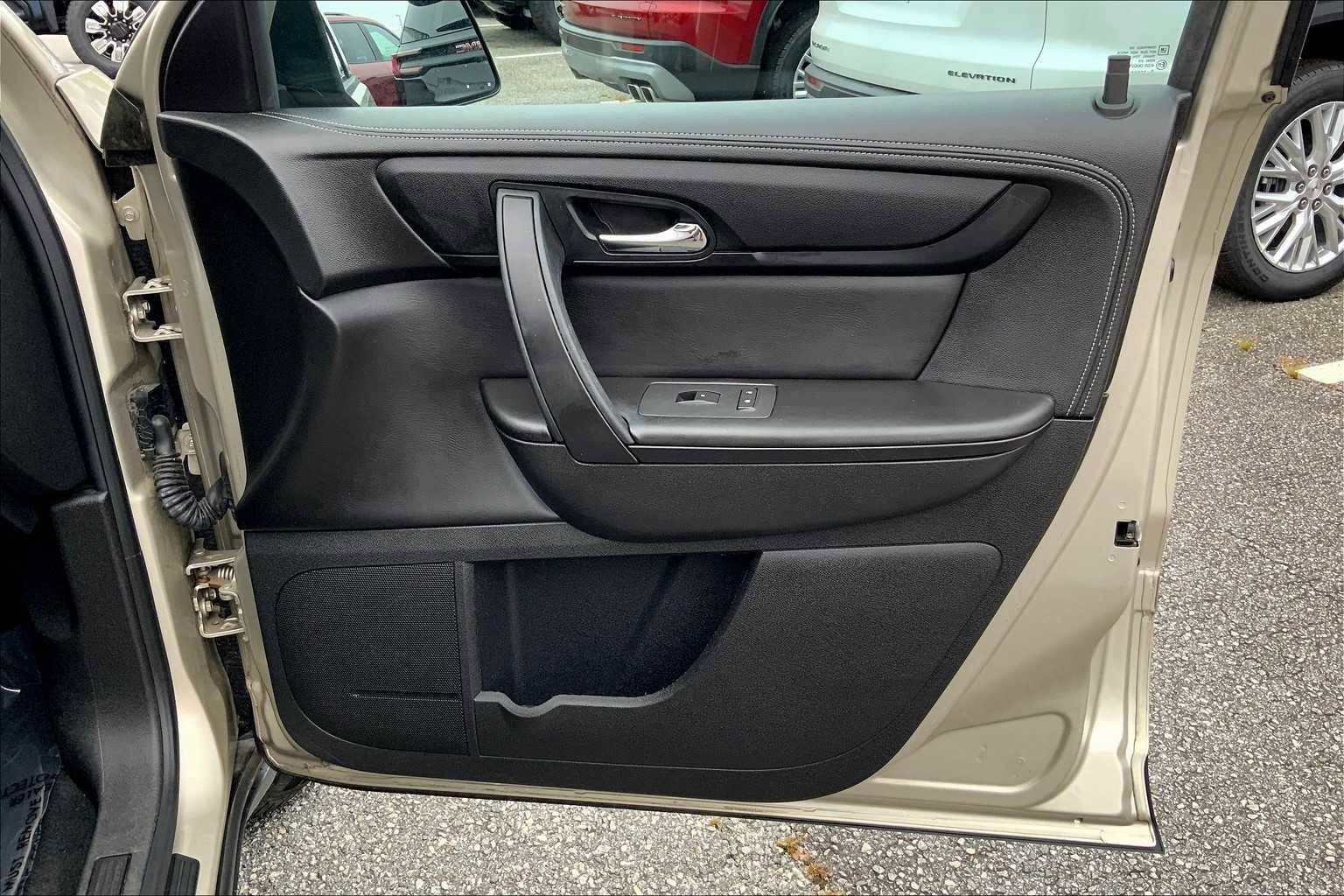 Used 2016 GMC Acadia SLE image 21