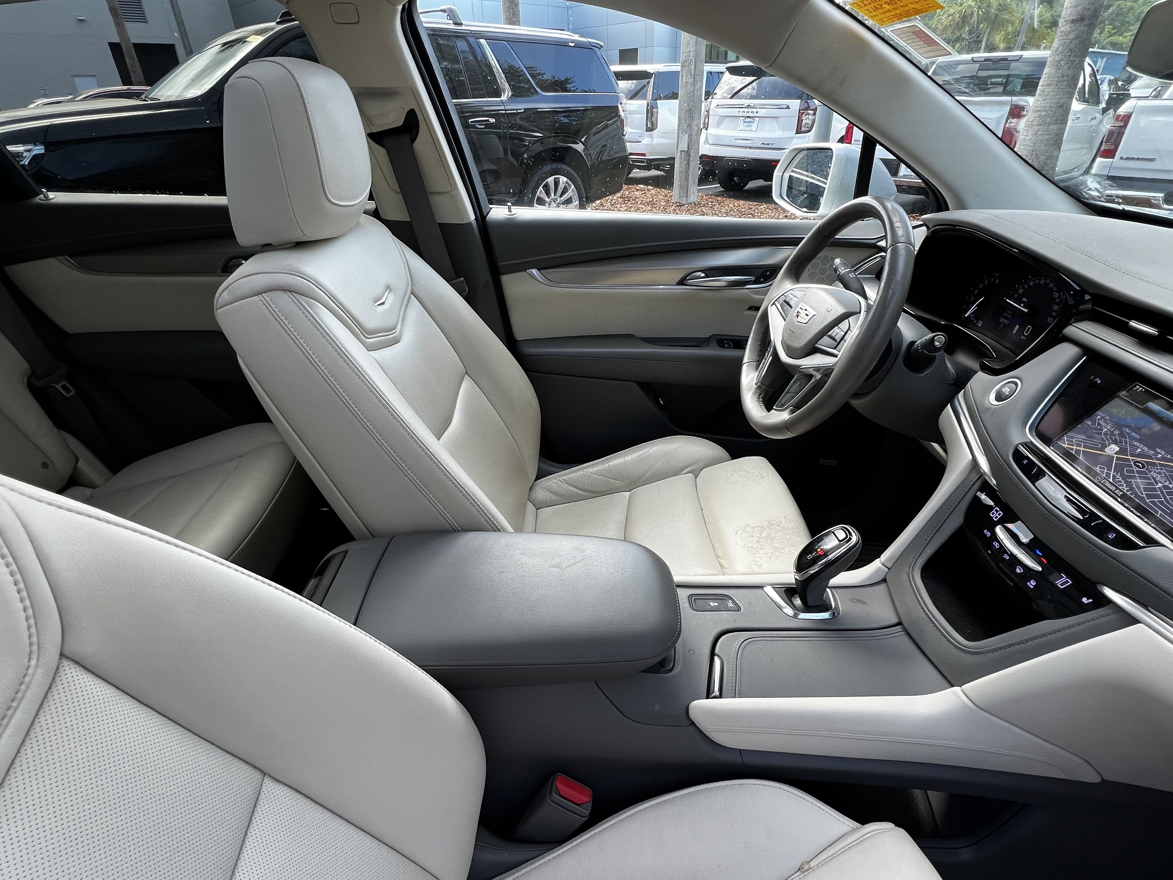 Used 2017 Cadillac XT5 Luxury w/ Driver Awareness Package FWD image 47