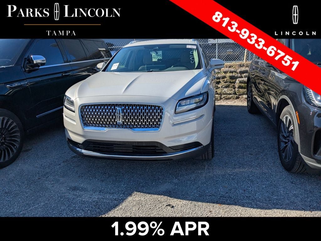 Used 2023 Lincoln Nautilus FWD w/ Premium Package image 7