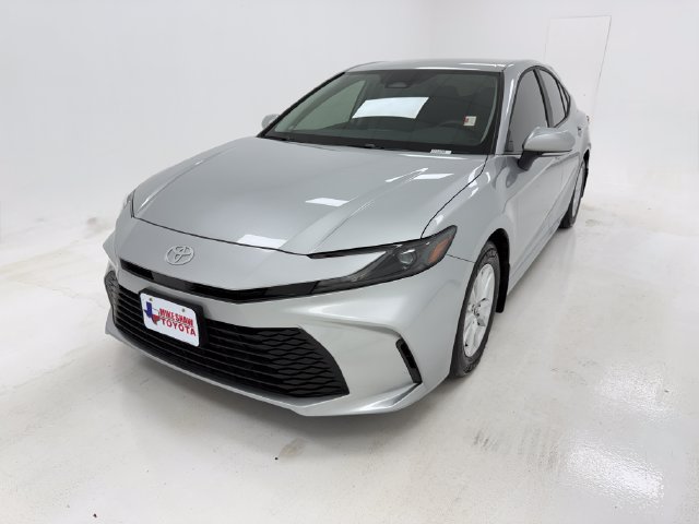 Used 2026 Toyota Camry LE w/ Convenience Package FWD image 4