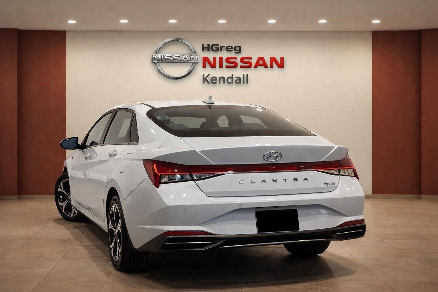Used 2023 Hyundai Elantra Limited FWD image 4