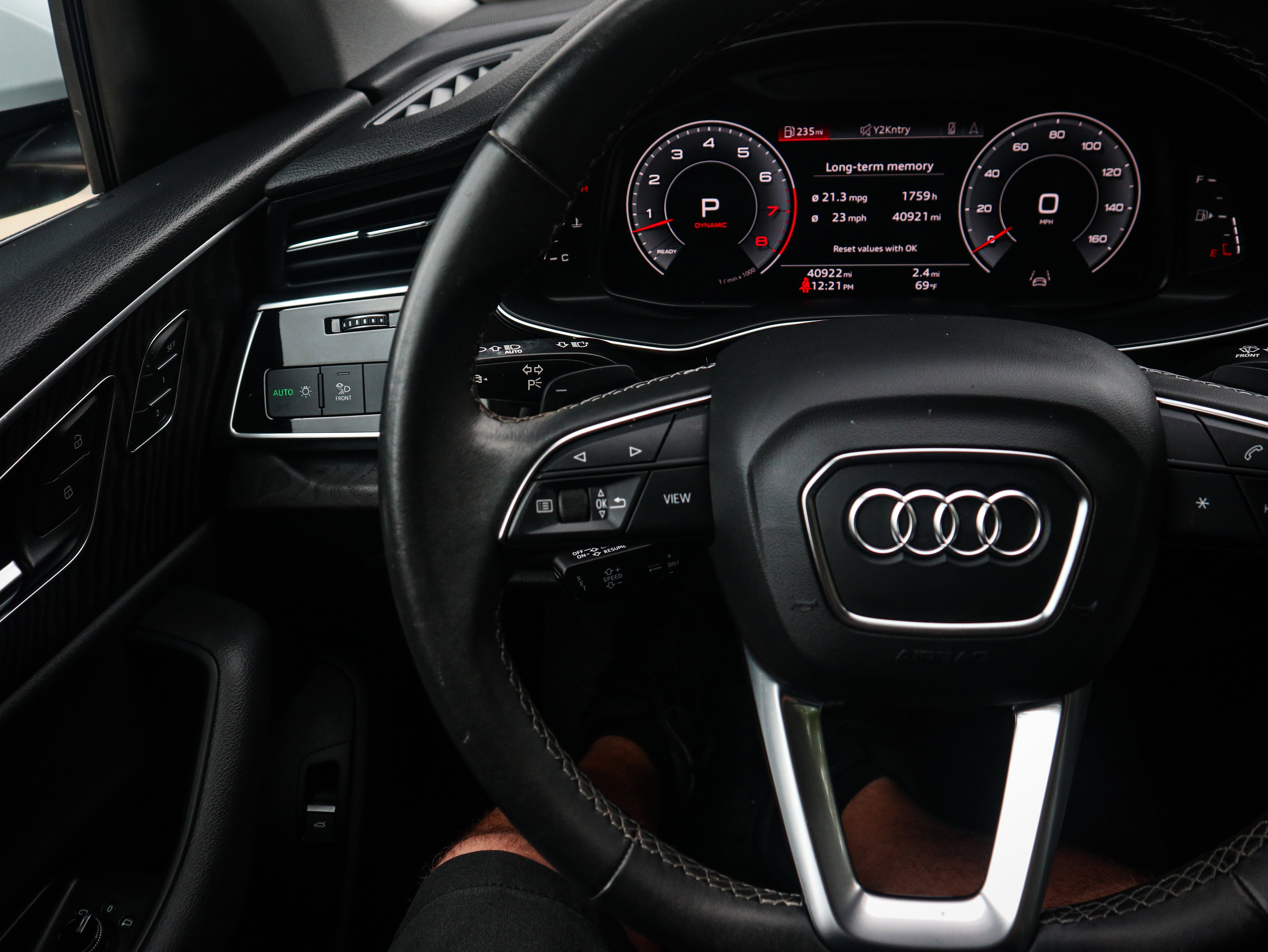 Used 2022 Audi Q8 Premium Plus image 17