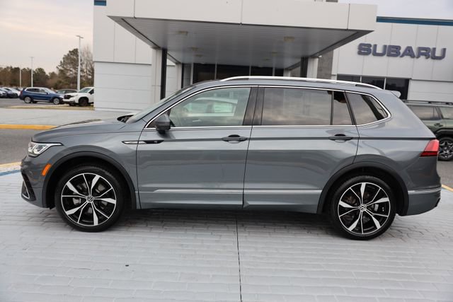 Used 2023 Volkswagen Tiguan SEL R-Line AWD/4WD image 2